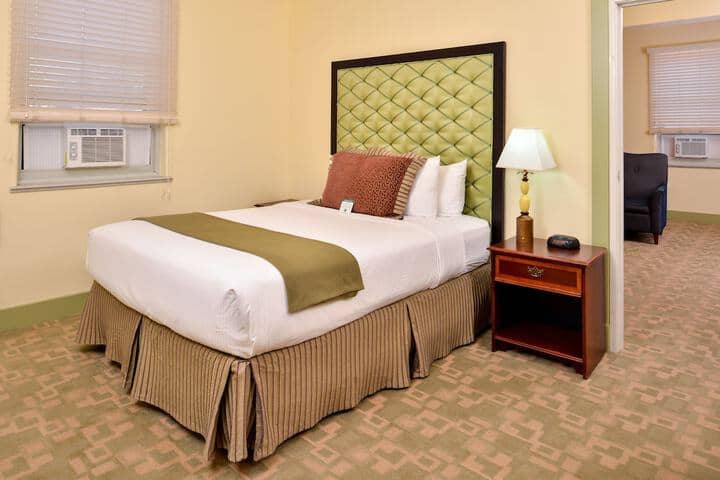 Room 10 of 29